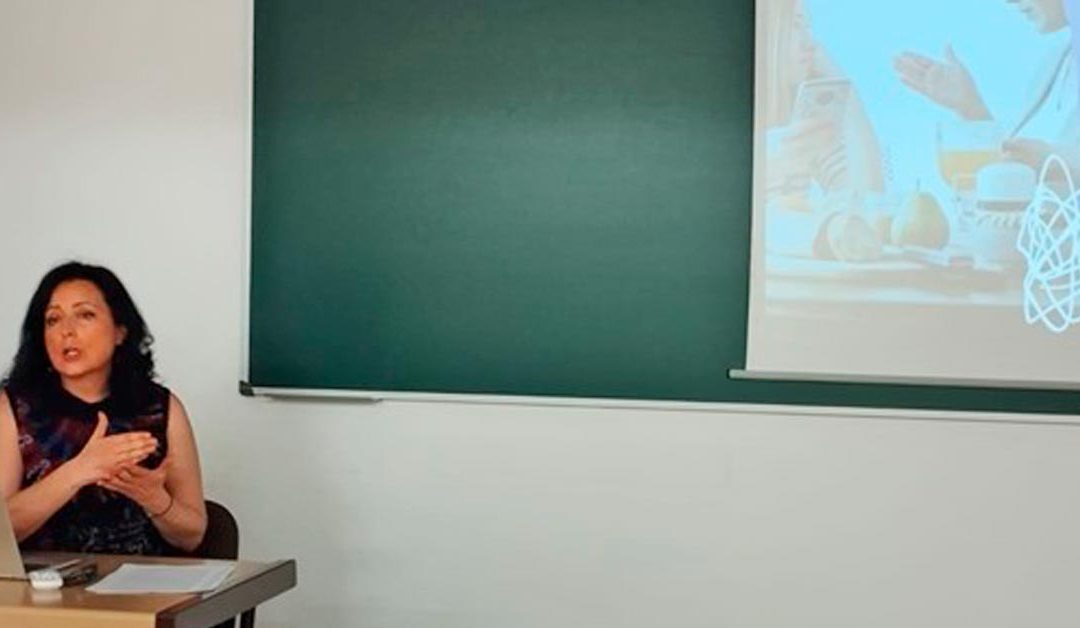 Esther Nieto reivindica el enfoque de género en lingüística y enseñanza de lenguas en el I Congreso de Investigación con Perspectiva de Género